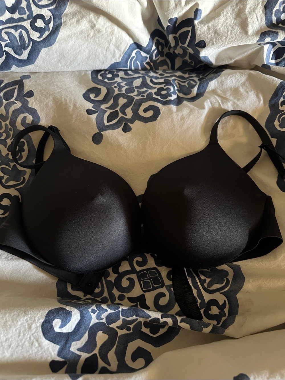 SKIMS nipple push up Bra onyx Black 34C new